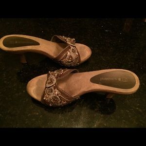 💕Beaded and Embroidered Slide heels🧡